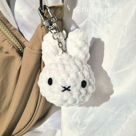 Miffy Cute, Crochet Fairy, Easy Crochet Animals, Animale Rare, Kawaii Crochet, Crochet Fashion Patterns, Fun Crochet Projects, Crochet Keychain, Crochet Design