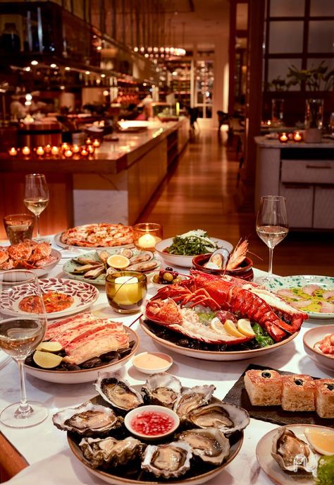 Buffet Set Up, Hotel Buffet, Seafood Buffet, Elegant Food, Buffet Set, Buffet Restaurant, Dinner Restaurants, Restaurant Photography, Luxury Food