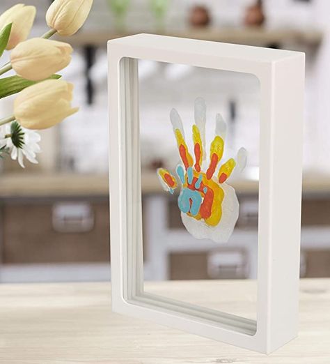 Diy Family Handprint Wall Art, Handprint Home Decor, Hand Print Keepsake Ideas, Handprint Photo Frame, Handprint Keepsake Diy, Family Handprint Craft, Family Gift Ideas Diy, Handprint Picture Frame, Hand Print Picture Frame