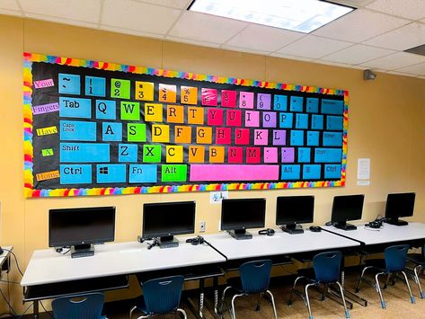 Giant keyboards can add a statement to any lab. The best part is that you can create a giant keyboard based on the colors and design in your classroom. Great for a quick reference for students as well as visually appealing classroom decor. Comment KEYBOARD to get the link sent your way! . . #techteacher #iteachtech #iteachtoo #edutech #technologyintheclassroom #teachingwithtechnology #edtech #steameducation #technologyteacher #techyteacher #edtechchat #classroomdecor #classroomorganiza... Classroom Charts Ideas, Computer Classroom Decor Ideas, Computer Lab Door Decorations, Computer Charts For Classroom, Computer Classroom Design, School Computer Lab Decor, Computer Lab Decoration Ideas, Collage Classroom, Computer Classroom Decor