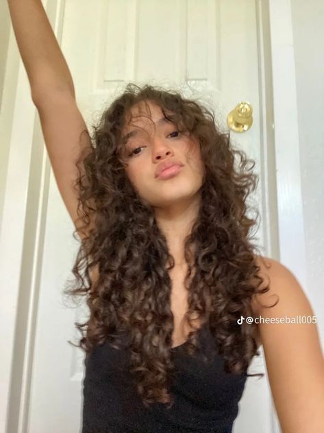 Naturally Curly Hair Cuts With Layers, Curly Hair Dyed, Long Layered Curly Hair, Long Curly Haircuts, Curly Hair Ideas, Natural Curly Hair Cuts, Sophisticated Hairstyles, Layered Curly Hair, Jane Watson