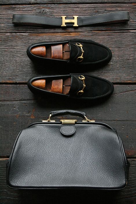 black & gold hermès Stylish Men, Gentleman Style, Gucci Loafers, Mode Masculine, Well Dressed Men, Look Vintage, Dandy, Well Dressed, Look Fashion