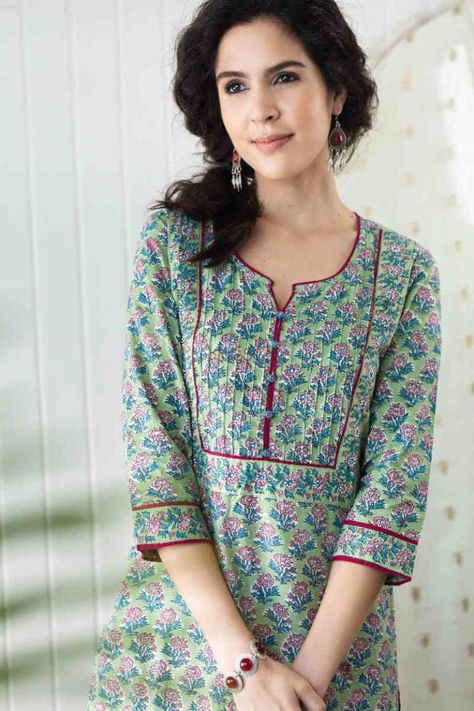 Couture, Patchwork, Haute Couture, Cotton Suit Designs, Printed Kurti Designs, Silk Kurti Designs, Salwar Neck Designs, Kurta Patterns, New Kurti Designs