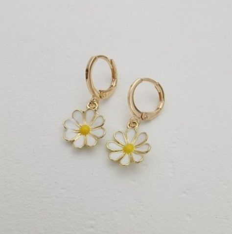 Cute Simple Earrings Gold, Cute Hoop Earrings, Earring Simple, Aesthetic Korea, Pretty Jewelry Necklaces, Diy Clay Earrings, Earrings Dangle Simple, Earrings Aesthetic, Earrings Everyday