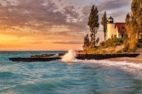 15 Best Things to Do in Frankfort, MI Lighthouse Sketch, Frankfort Michigan, Lake Michigan Lighthouses, Michigan Sunset, Calming Photos, Lake Lighthouse, Space Prints, Michigan Photography, Lighthouses Photography