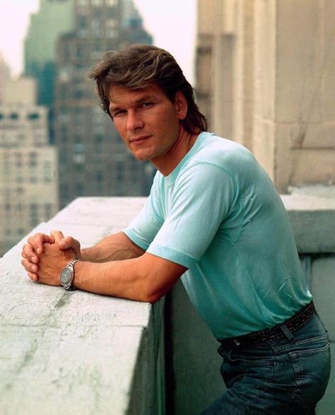 30 Photographs of a Young Patrick Swayze Rocking His Mullet Hairstyle in the 1980s and 1990s ~ Vintage Everyday Young Patrick Swayze, Patrick Swayze Ghost, Patrick Swazey, Patrick Wayne, 80s Actors, Olivia De Havilland, Patrick Swayze, Dirty Dancing, Mullet Hairstyle