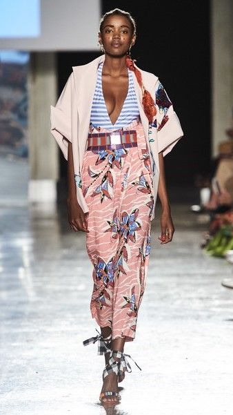 Stella Jean Spring 2020 | Ready-to-Wear Stella Jeans, Style Inspiration Outfits, Stella Jean, Fashion Business Casual, 2020 Fashion Trends, African Inspired, Fashion Show Collection, Fashion 2020, Vogue Runway