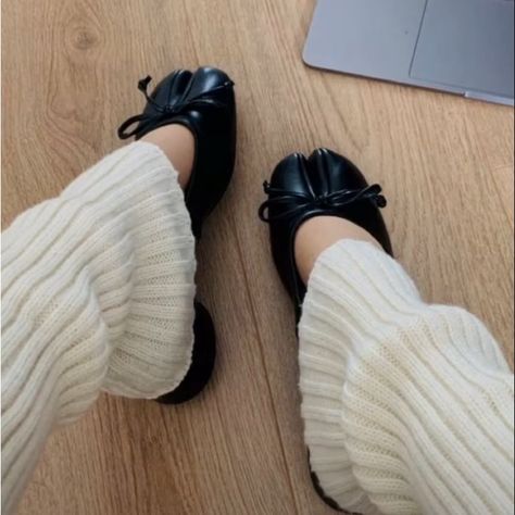 Low Heel Tabi Flats Size Eu 38 / Us 8 3cm Cylindrical Heel 100% Nappa Leather Made In Italy Tabi Socks Included Nwot Tabbi Shoes, Styling Tabi Shoes, Tabi Shoes Aesthetic, Tabi Mary Jane Outfit, Tabi Ballet Flats Outfit, Tabi Flats Outfit, Maison Margiela Tabi Outfit, Tabi Shoes Outfit, Tabi Footwear