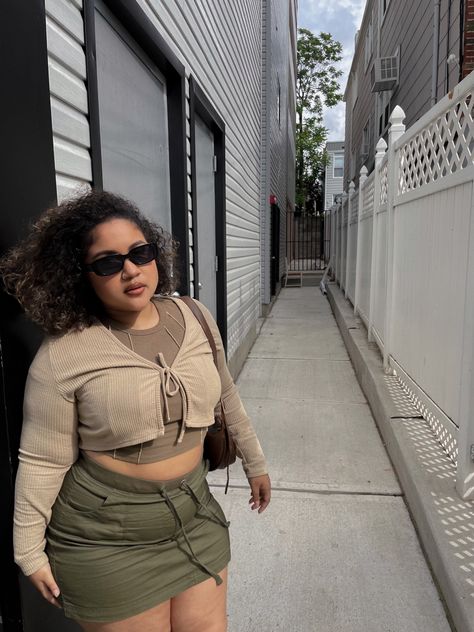 plus size fashion Early 2000s Plus Size Fashion, Summer Going Out Outfit Plus Size, Curvy Baddie Outfits Summer, Baddie Plus Size Outfits Going Out, Cute Outfit Ideas For Bigger Women, Black Midsize Fashion, Fits For Plus Size Women, Outfit Ideas For Plus Size Black Women, Mid Size Curvy Outfits