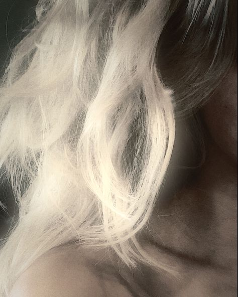 Ellora, Platinum Blonde Aesthetic Faceless, White Hair Aesthetic Faceless, Blonde Sorceress, Long White Hair Aesthetic, White Blonde Hair Aesthetic, Platinum Blonde Aesthetic, White Hair Face Claim, Platinum Blonde Hair Aesthetic