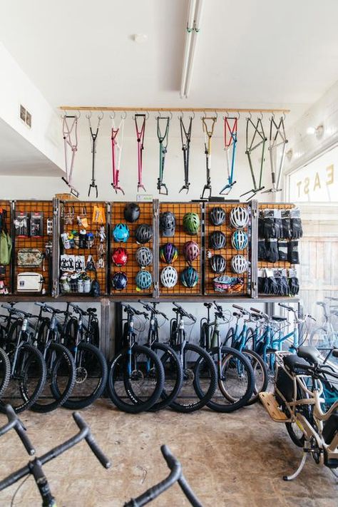 Garage Bike Shop, Bike Shop Aesthetic, Bicycle Shop Design, Bike Shop Interior Design, Cycle Store Design, Bike Repair Shop, Bike Cafe, Bicycle Cafe, Gear Room