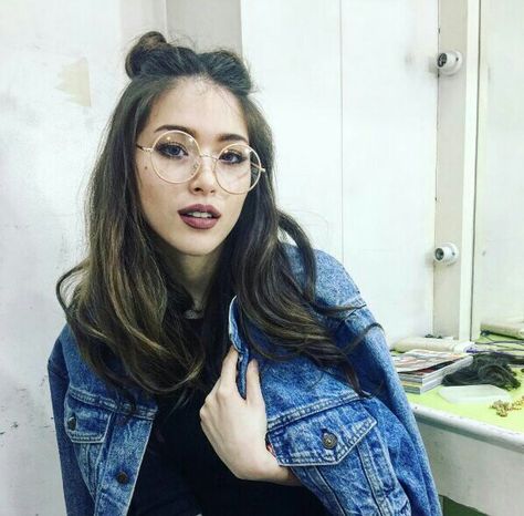 Kylie Padilla, Filipino Australian Madrid, Amihan Kylie Padilla, Kylie Padilla Aesthetic, Amihan Encantadia, Hairstyles With Graduation Cap, Simple Girls Hairstyles, Encantadia Costume, People Studies, Kylie Padilla