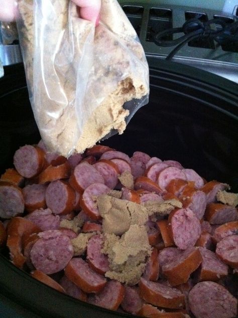 Brown Sugar Kielbasa in crockpot  3 packages kielbasa, any variety 1 package (1 lb.) of dark or light brown sugar    Slice the kielbasa into quarter-size pieces and place them in the slow cooker. Pour the entire box of sugar on top of the kielbasa, and stir quickly to combine  Cook on low for 5 hours OR on high for 2 1/2 hours. That’s it! Essen, Candied Kielbasa, Brown Sugar Kielbasa, Super Easy Appetizers, Crowd Pleasing Recipes, Potluck Dishes, Pot Luck, Easy Appetizer, Kielbasa