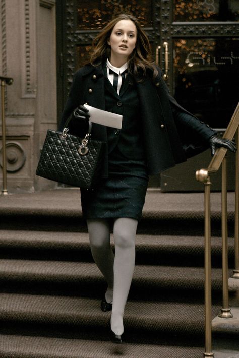 Blair Outfits Winter, Blair Waldorf Outfits Winter, Blair Outfits, Mode Gossip Girl, Estilo Blair Waldorf, Gossip Girl Cast, Blair Waldorf Aesthetic, Stile Blair Waldorf, Estilo Gossip Girl