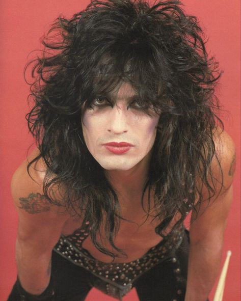 Glam Rock Hairstyles, 80s Rocker Hair, Glam Rock Hair, 80s Rock Hair, Metal Hairstyles, Glam Rock Makeup, Tommy Lee Motley Crue, 80s Glam Rock, 80s Hair Metal