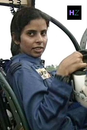 All You Need To Know About Gunjan Saxena AKA The Kargil Girl, The First Indian Air Force Woman Who Went To War #inspiration Nature, Gunjan Saxena Quotes, Mastani Dress, Gunjan Saxena, Air Force Women, Women Inspiration, Janhvi Kapoor, Female Pilot, Indian Air Force