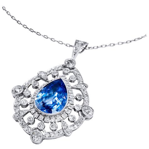 Glass Mural, Blue Diamond Jewelry, Platinum Pendant, Art Deco Pendant Necklace, 80s Jewelry, Drop Necklaces, Bluish Purple, Blue Sapphire Necklace, Expensive Jewelry Luxury