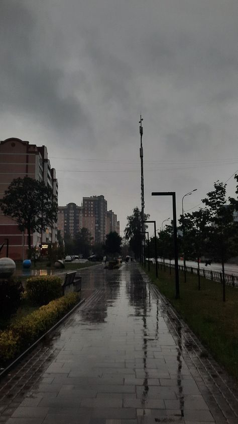 rainy day. wallpaper. summer. Mainly cloudy. it is rainy. road. flashlight. Rainy Day Aesthetic Picture, Rainy Streets Aesthetic, Rainy Field Aesthetic, Rainy Suburbs, Rainy Evening Aesthetic, Cold Weather Pictures, Rainy Backgrounds, Rainy Day Background, Rainy Weather Aesthetic