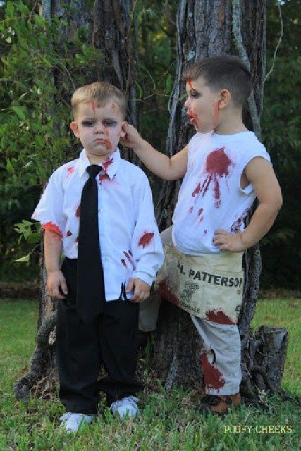 Halloween 😊 Diy Zombie Costume For Kids, Diy Zombie Costume, Zombie Costume Kids, Zombie Crafts, Stained Clothes, Zombie Costumes, Diy Fantasia, Zombie Kid, Zombie Halloween Costumes