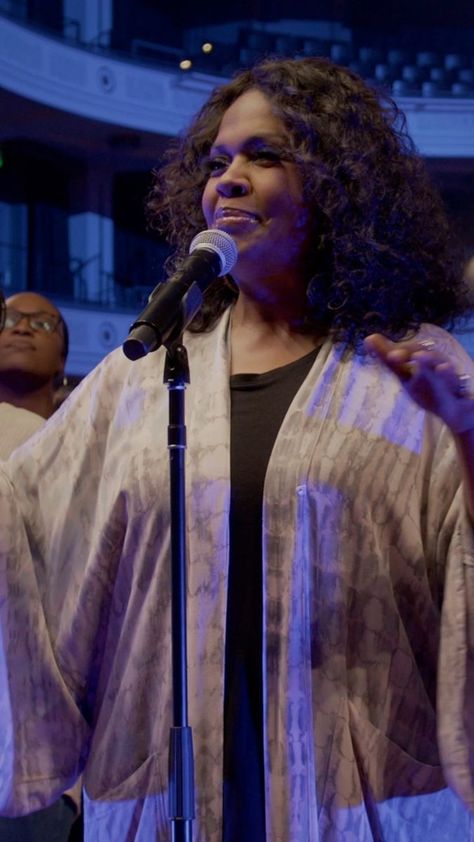 640K views · 41K reactions | A thousand generations falling down in worship… ❤️ #HolyForever | CeCe Winans | CeCe Winans · Holy Forever (Single Version) Cece Winans, Forever Single, Christian Singers, Christian Songs, Soul Sisters, Falling Down, Singers, Worship, Diva