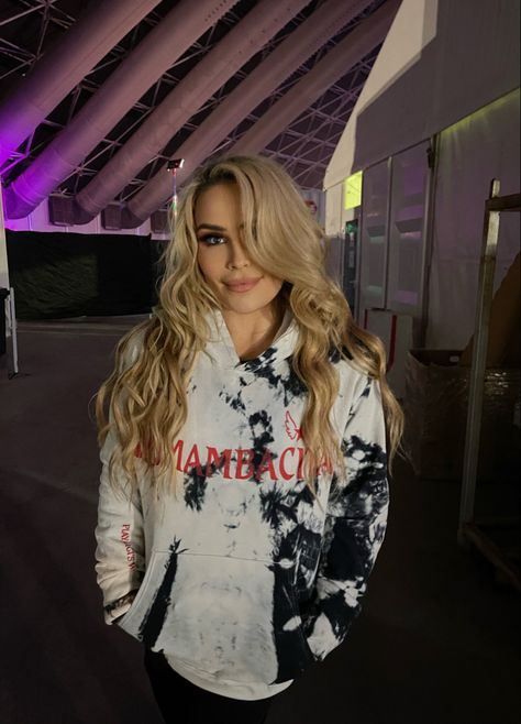 Professional Wrestling, Natalya Wwe, Natalya Neidhart, You Look Stunning, Female Wrestlers, Wwe Divas, Always And Forever, Most Beautiful Women, Beautiful Photo