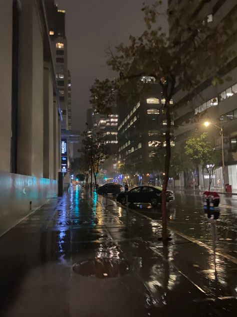 New York Apartment View Night Rain, Night City Rain Aesthetic, City Core Wallpaper, Rain City Aesthetic, La Aesthetic Night, City Core Aesthetic, Night Core Aesthetic, Nightcore Wallpapers, Nyc City Aesthetic