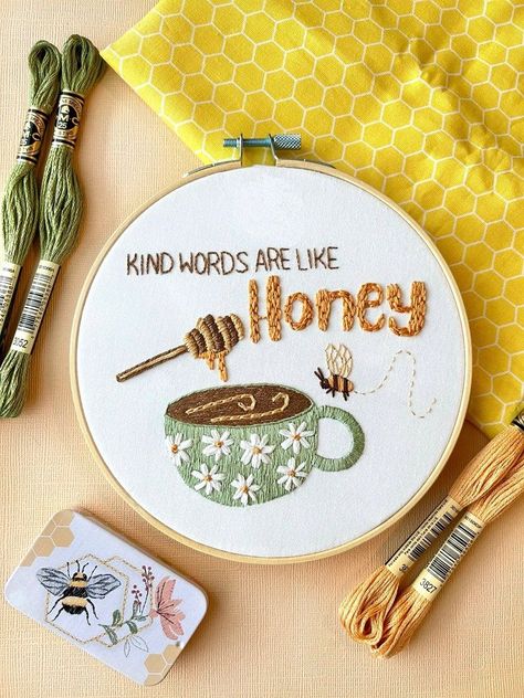 embroidery ideas Tela, Cross Stitch To Sell, Embroidery For Home Decor, Simple Embroidery Hoop Designs, Honey Cross Stitch, New Home Embroidery, Embroidery Clothing Designs, Beginner Embroidery Patterns Free, Big Embroidery Designs