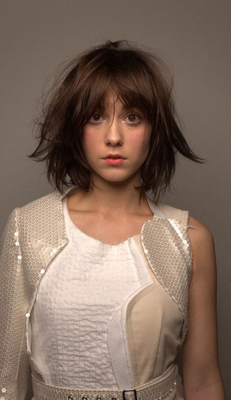 Mary Elizabeth Winstead | 2022-09-18 Beautiful Brown Eyes, Mary Mary, Mary Elizabeth Winstead, Short Fringe, Mary Elizabeth, Beautiful Mess, Doesn't Matter, Choice Awards, Beautiful Actresses