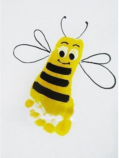 Creative Craft Ideas on Hand and Food print for Kids | www.FabArtDIY.com LIKE Us on Facebook ==> https://www.facebook.com/FabArtDIY Bumble Bee Infant Craft, Handprint Bear Craft, Bug Handprint Art, Bee Footprint Art, Footprint Bee, Bee Footprint, Hand And Footprint Art, Bugs Art, Hand Print Art