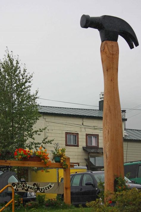 The Hammer Museum in Haines, Alaska, is the only museum in the whole world that is devoted entirely to hammers. Hammers, hammers, everywhere. There are more than 1,400 of them on display in this unique museum, which is very easy to spot if you're in the area and looking because of the very large hammer that stands out in front of the building. Weird Statues, Hammer Museum, Haines Alaska, North To Alaska, Atlas Obscura, The Romans, Roadside Attractions, Hammers, Arte Pop