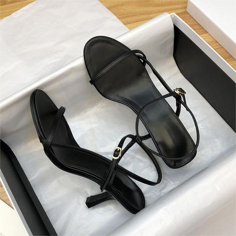4 color cheap price women's Simple high heel sandals 1993 https://m.alibaba.com/product/1600794964994/4-color-cheap-price-women's-Simple.html?__sceneInfo={"cacheTime":"1800000","type":"appDetailShare"} Low Sandals, Straw Shoes, Sandals Woman, Black Heels Low, Modern Sandals, Leather Suit, Shoes High Heels, Closed Toe Sandals, Toe Sandals