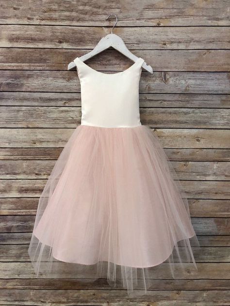 Champagne Flower Girl Dress, Blush Pink Skirt, Champagne Flower Girl, Kids Pageant Dresses, Flower Girl Dresses Champagne, Rose Foto, Blush Flower Girl Dresses, Tule Rok, Pink Tulle Skirt