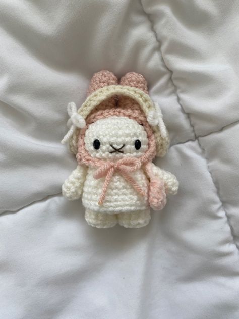 @bondinbuds on ig (pattern) Amigurumi Patterns, Korilakkuma Crochet, Crochet Business, Crochet Design Pattern, Kawaii Crochet, Seni Cat Air, Crochet Fall, Fun Crochet Projects, Quick Crochet