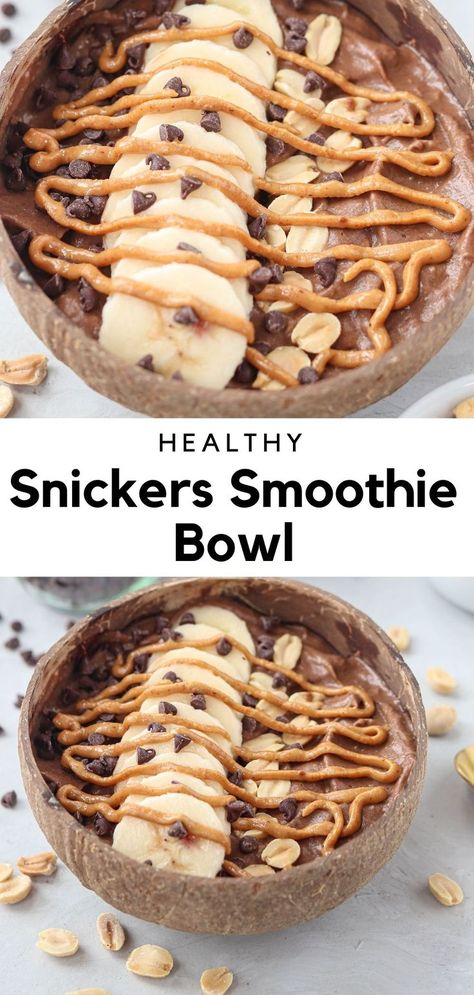 snickers smoothie bowl in a coconut bowl with banana sliced, nuts, chocolate and peanut butter swirl. Essen, Snickers Smoothie, Protein Smoothie Bowl Recipe, Frozen Smoothie Recipes, Frozen Banana Smoothie, Acai Bowl Recipe Easy, Healthy Snickers, Powder Peanut Butter, Homemade Acai Bowl