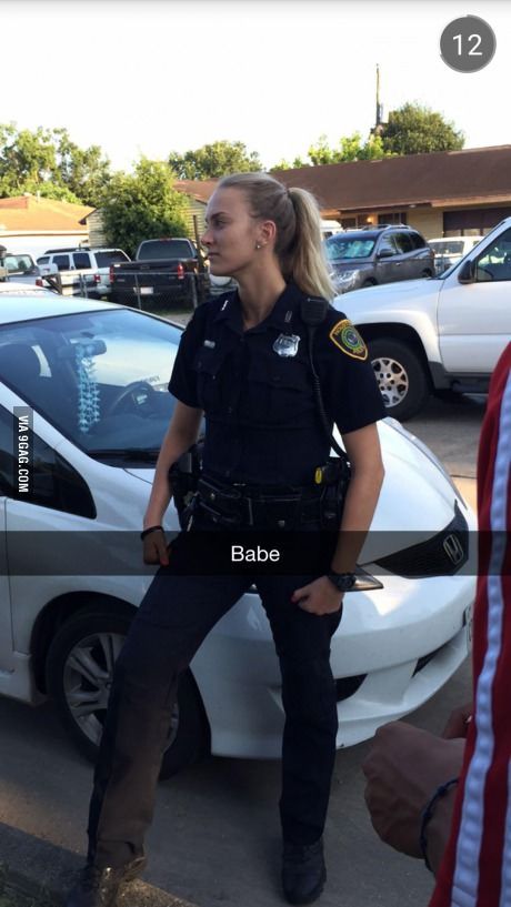 This police officer Tumblr, Lady Police, Outlaw Women, Female Police Officers, Female Cop, Hot Cops, Branding Photoshoot Inspiration, Police Uniforms, Cute Black Couples