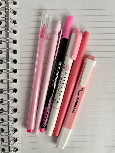 Pink stationary love Stationary Pink Aesthetic, Pink Supplies Aesthetic, Organisation, Pink Pencil Aesthetic, Pink Stationery Aesthetic, Pink Pens Aesthetic, Pink Stationary School Supplies, Pretty Stationery Aesthetic, Pink School Supplies Png