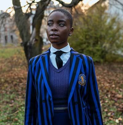 Bianca Barclay, Joy Sunday, Addams Familie, Kickass Women, Percy Hynes White, Wednesday Movie, Addams Family Wednesday, Comedy Tv, Addams Family