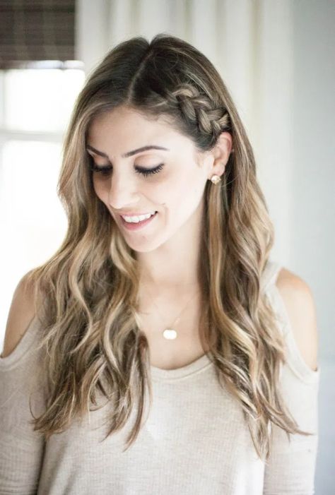 Side Plaits, Half Up Side Braid, Side Braids For Long Hair, Easy Side Braid, Side Braids, Braided Hair Tutorial, Vlasové Trendy, Side Braid Hairstyles, Side Hairstyles