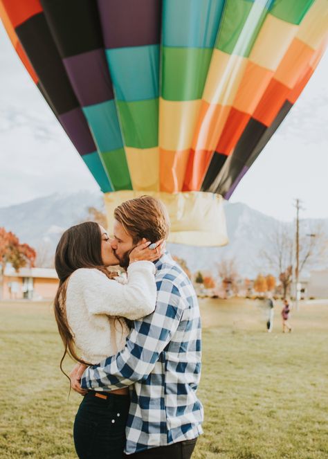 Hot Air Balloon Photos, Hot Air Balloon Engagement Pictures, Hot Air Balloon Couple Pictures, Balloon Engagement Pictures, Hot Air Balloon Photoshoot, Hot Air Balloon Proposal, Air Balloon Proposal, Hot Air Balloon Pictures, Hot Air Balloon Engagement