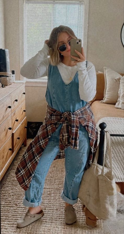 Jr High Teacher Outfits, Boho Outfits Overalls, 90s Mom Fall Fashion, Midwest Casual Outfits, Country Grandma Outfit, Plus Size Flying Outfit, Nice Rainy Day Outfit, Spring Date Outfit Casual, Maternity Church Outfit Spring