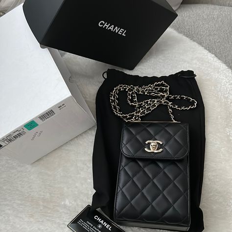 Chanel Crossbody Bag Chanel Phone Bag, Chanel Trendy Cc, Chanel Reissue, Chanel Crossbody, Vintage Chanel Bag, Leather Cosmetic Bag, Chanel Chain, Bag With Chain, Chanel Wallet