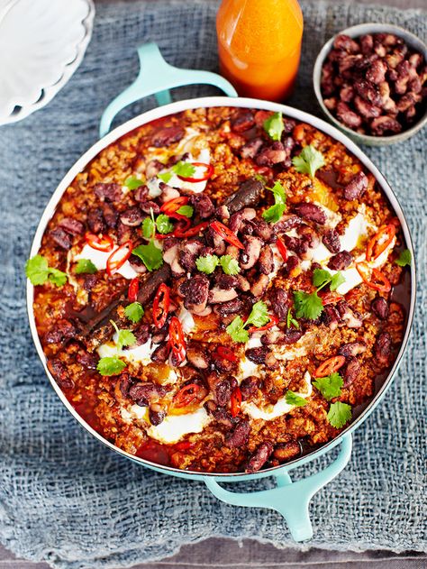 Best Chilli Recipe, Slow Cooked Chilli, Mexican Beans Recipe, Dinner Cheap, Mexican Beans, Chilli Con Carne Recipe, Trendy Recipes, Homemade Chilli, Con Carne Recipe