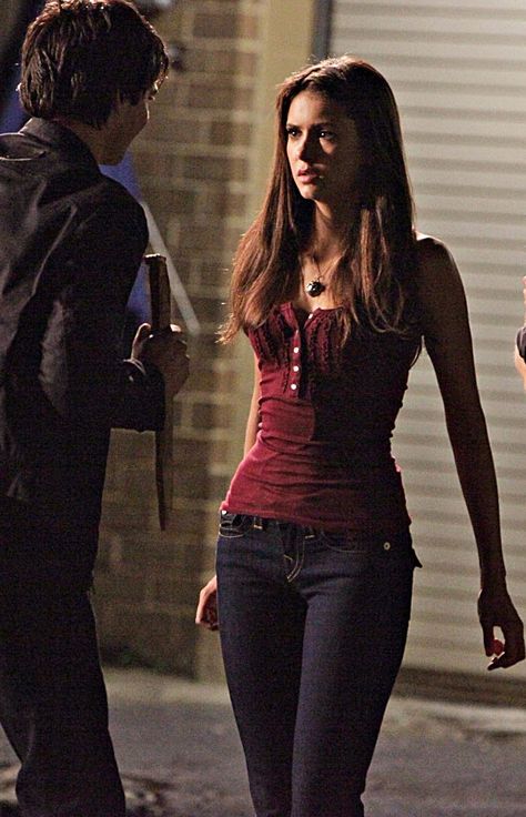 Elena Gilbert Wallpaper, Elena Gilbert Style, Ballet Inspired Fashion, 00s Mode, Vampire Diaries Outfits, Downtown Outfits, 2000s Outfits, Neue Outfits, 2000s Fashion Outfits