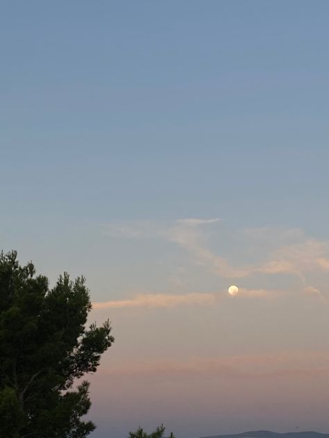 moon, morning, self care, sky Moon In The Morning, Morning Self Care, Moon Morning, Sky Picture, Morning Sky, Sky Pictures, In The Morning, Pretty Pictures, The Morning