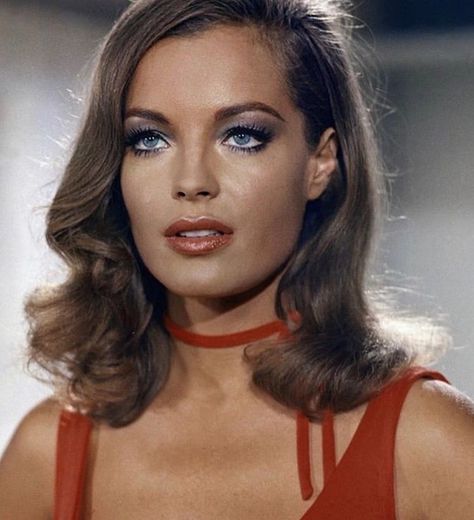 VISUAL CATALOG’s Instagram post: “Romy Schneider in Max et les Ferrailleurs, 1971. Claude Sautet. #vintageysl #edits #vintagewardrobe #germanactress” I Carried A Watermelon, 70s Photos, Romy Schneider, Great Women, Famous Women, Vintage Beauty, Beauty Inspiration, Face Claims, Timeless Beauty