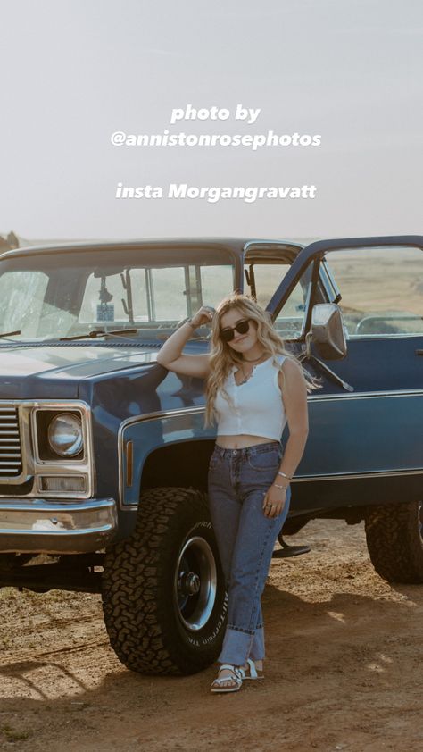 Western Senior Photos Outfits, Senior Picture Ideas With Old Truck, Senior Poses With Truck, Modeling Poses With Trucks, Western Photoshoot Ideas With Truck, Senior Pictures With A Truck, Senior Photo With Truck, Truck Poses Photo Ideas, Western Truck Photoshoot
