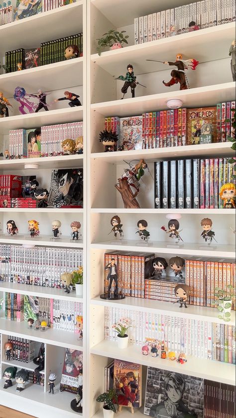 Anime Figures Display Ideas, Anime Figures Collection Display Shelf, Anime Funko Pop Collection, Manga Display Ideas, Anime Display Ideas, Anime Figure Display Ideas, Anime Shelf Ideas, Figure Collection Display, Anime Figure Display