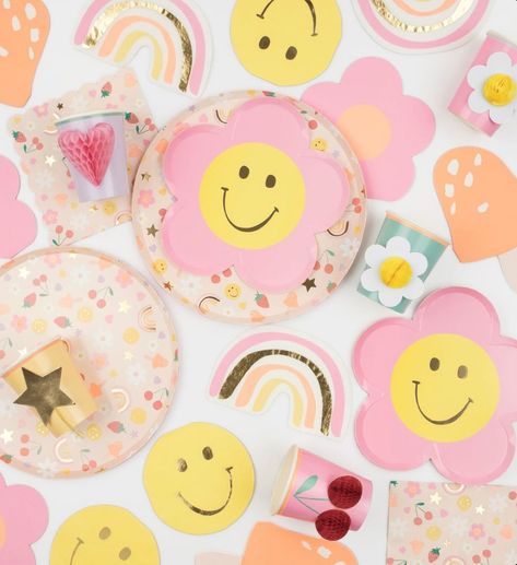 Hello ☀️ It’s definitely Summer Vibes so here’s a few of our favourite Happiest party decor for your upcoming Birthday Party or Celebration 🎂 #letsparty #sunshine #stylish #fun #partystyling #partysupplies #merimeri #birthdaycake #jollity #edieandeve #🎈 One Happy Girl Birthday Party, Happy Face Birthday Party, Smiley Face Birthday Party, Happy Face Icon, Smiley Face Party, Colorful Cups, Happy Icon, Roller Skate Birthday Party, Flower Power Party