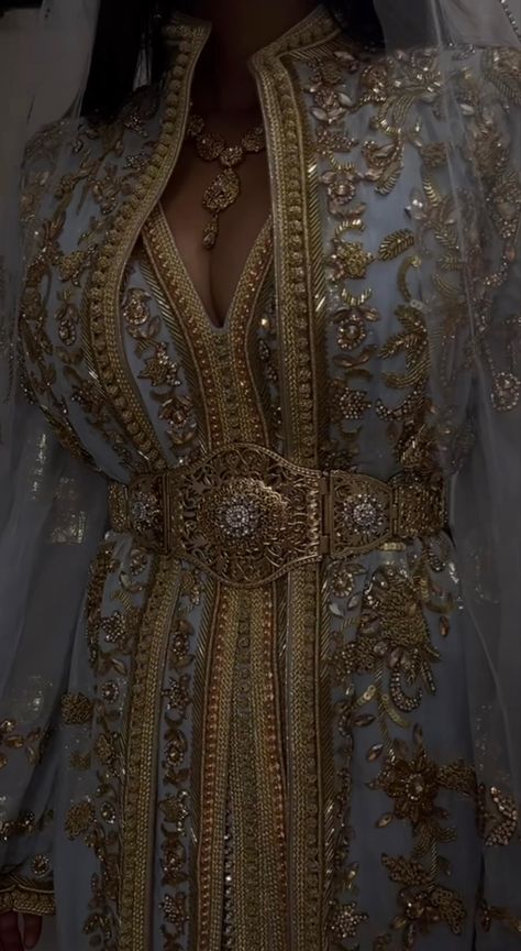 Morroco Traditional Clothes, Wedding Dresses Moroccan, Traditional Arabic Wedding Dress, Moroccan Bride Dress, Traditional Moroccan Clothing, Arabic Traditional Clothing, Blue And Gold Dresses, Arabic Dress Traditional, Moroccan Wedding Aesthetic