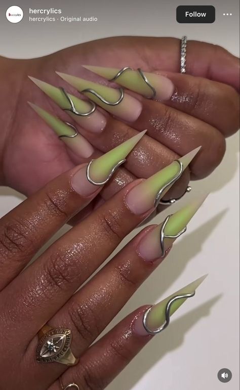 Nail Ring Designs, Stiletto Acrylic Nails Designs, Baddie Stiletto Nails, Stiletto Birthday Nails, Nails Inspo Green, Classy Stiletto Nails, Stilleto Nail Designs, Cute Stiletto Nails Designs, Stiletto Nails Designs Unique